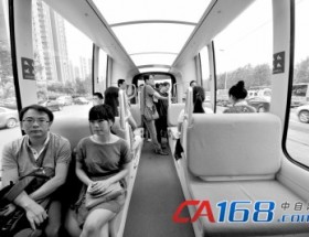 我国首个现代有轨电车成网运行