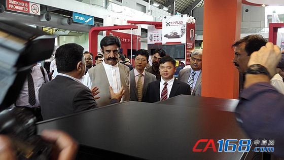 备受瞩目 柏克太阳能系列产品闪耀巴基斯坦国际能源展