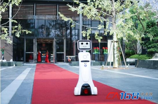 萌翻全场 艾米机器人参加中国国际机器人展(图2)