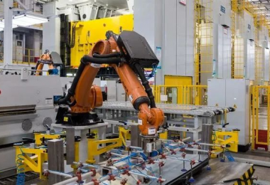 2024年中国工业机器人市场规模将超700亿元